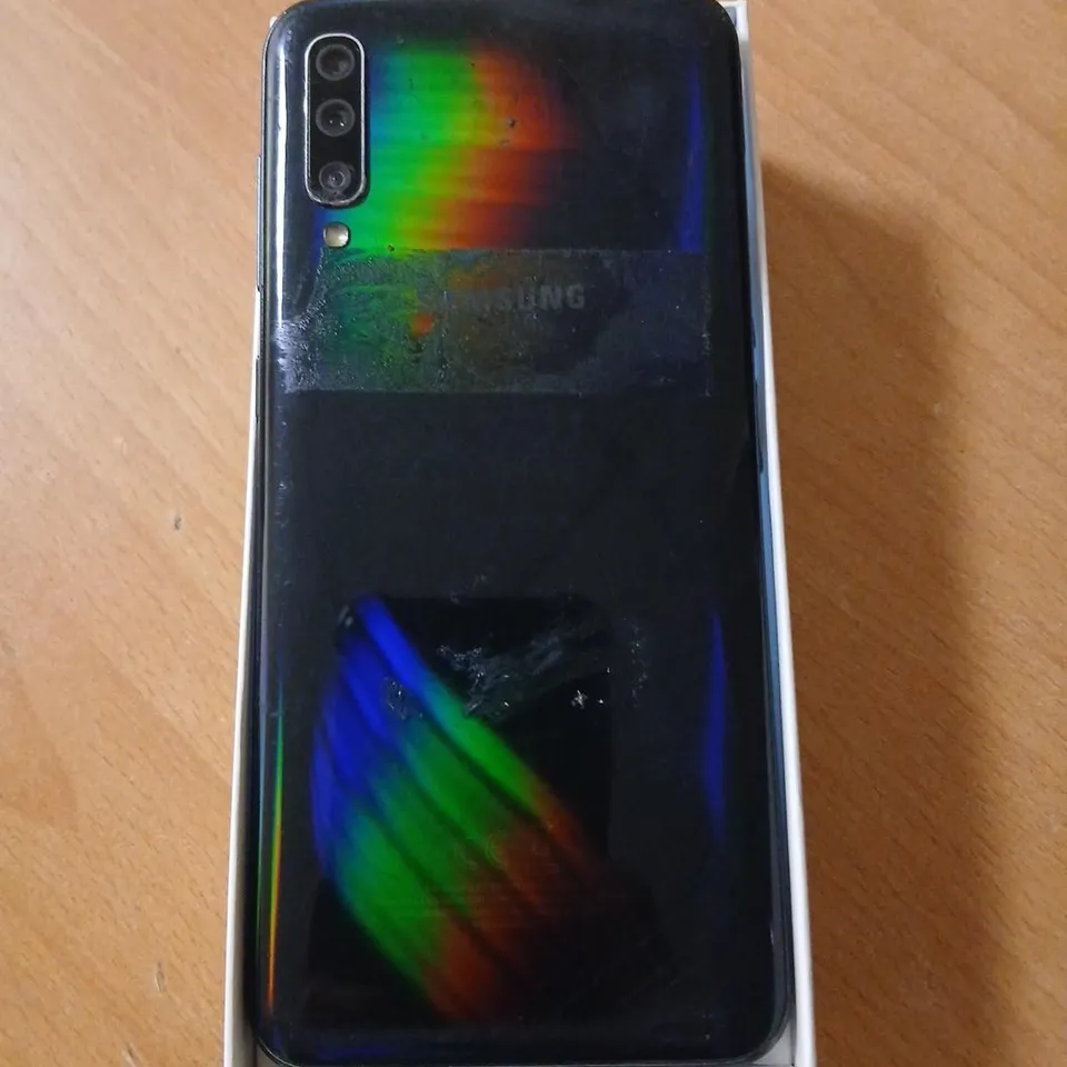 SAMSUNG GALAXY A50 SMARTPHONE – BLACK (BOXED)