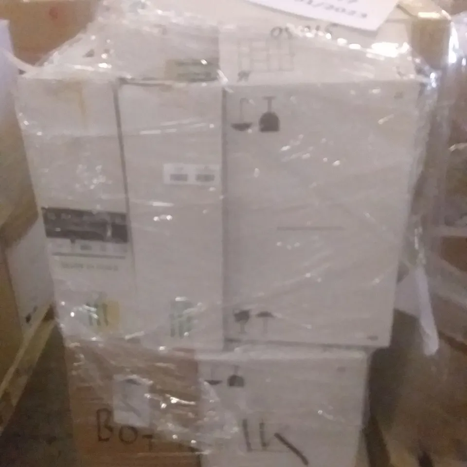 PALLET OF ASSORTED WALLPAPER 