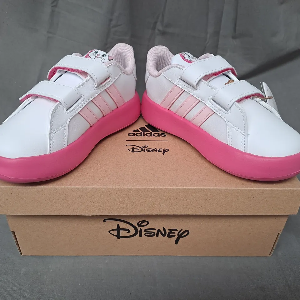 BOXED PAIR OF ADIDAS DISNEY GRAND COURT 2.0 MARIE KIDS SHOES IN WHITE/PINK UK SIZE 9.5