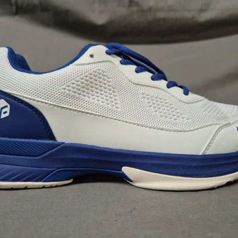 PAIR OF FITVILLE TRAINERS IN WHITE/BLUE UK SIZE 9