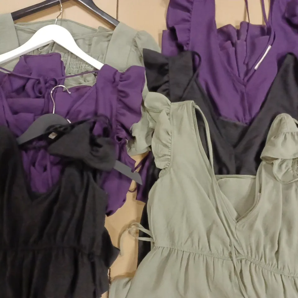 BOX OF APPROX 6 ASSORTED ITEMS OF MAISON DE NIMES CLOTHING IN VARIOUS SIZES AND STYLES