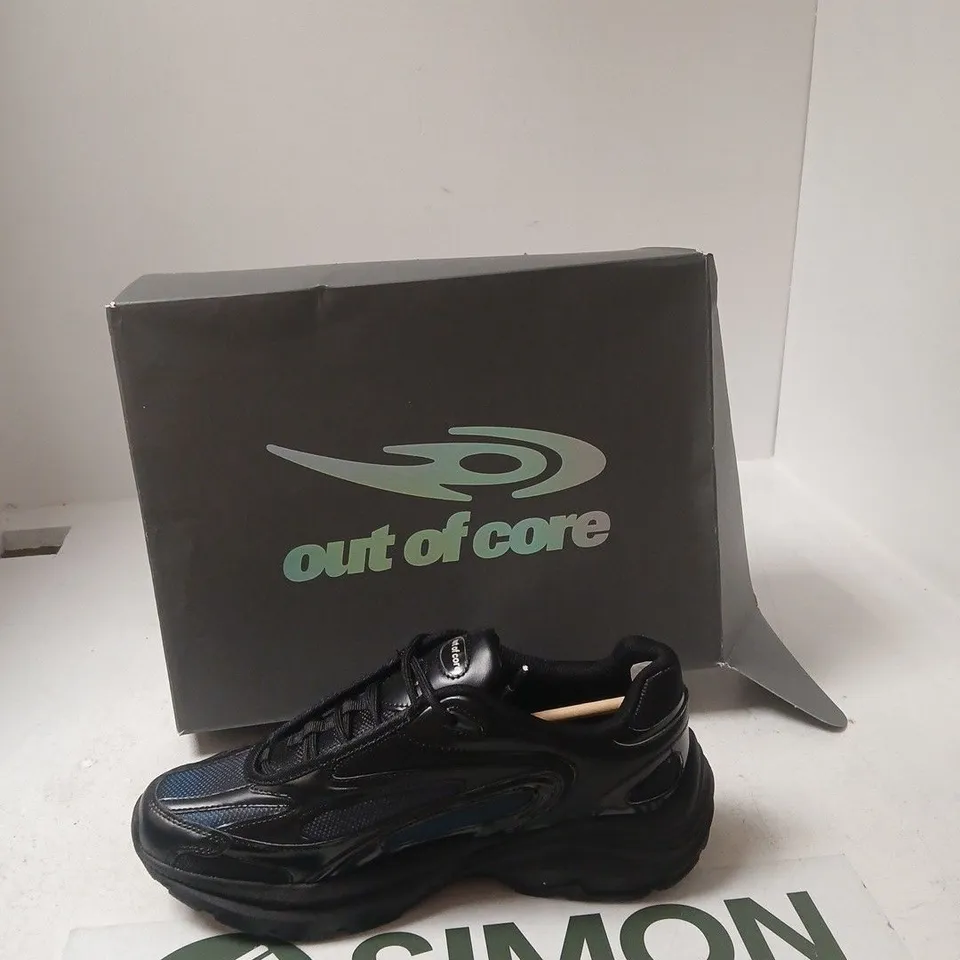 OUT OF CORE DEPORTIVO BLACK MEN'S SNEAKERS – UK 7 (EU 41)