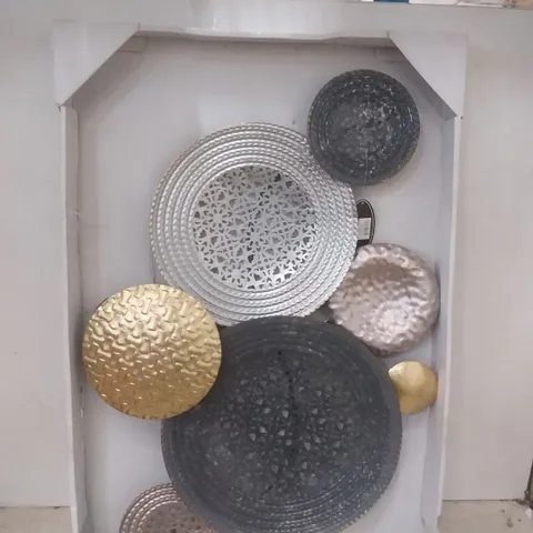 BOXED METAL WALL ART - CIRCULAR