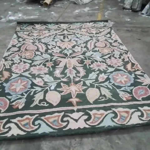 QUALITY DESIGNER AREA RUG - APPROXIMATELY 290X210