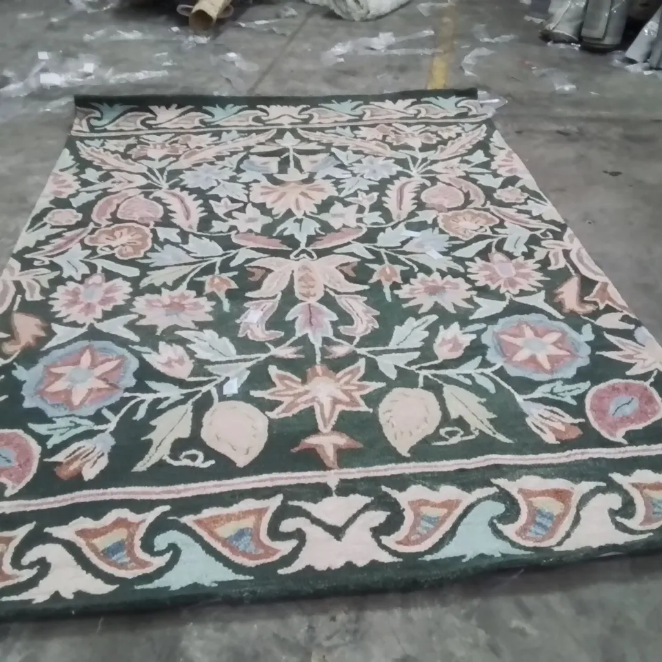 QUALITY DESIGNER AREA RUG - APPROXIMATELY 290X210