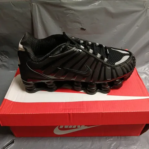 BOXED PAIR OF NIKE SHOX TL TRAINERS IN BLACK - 6