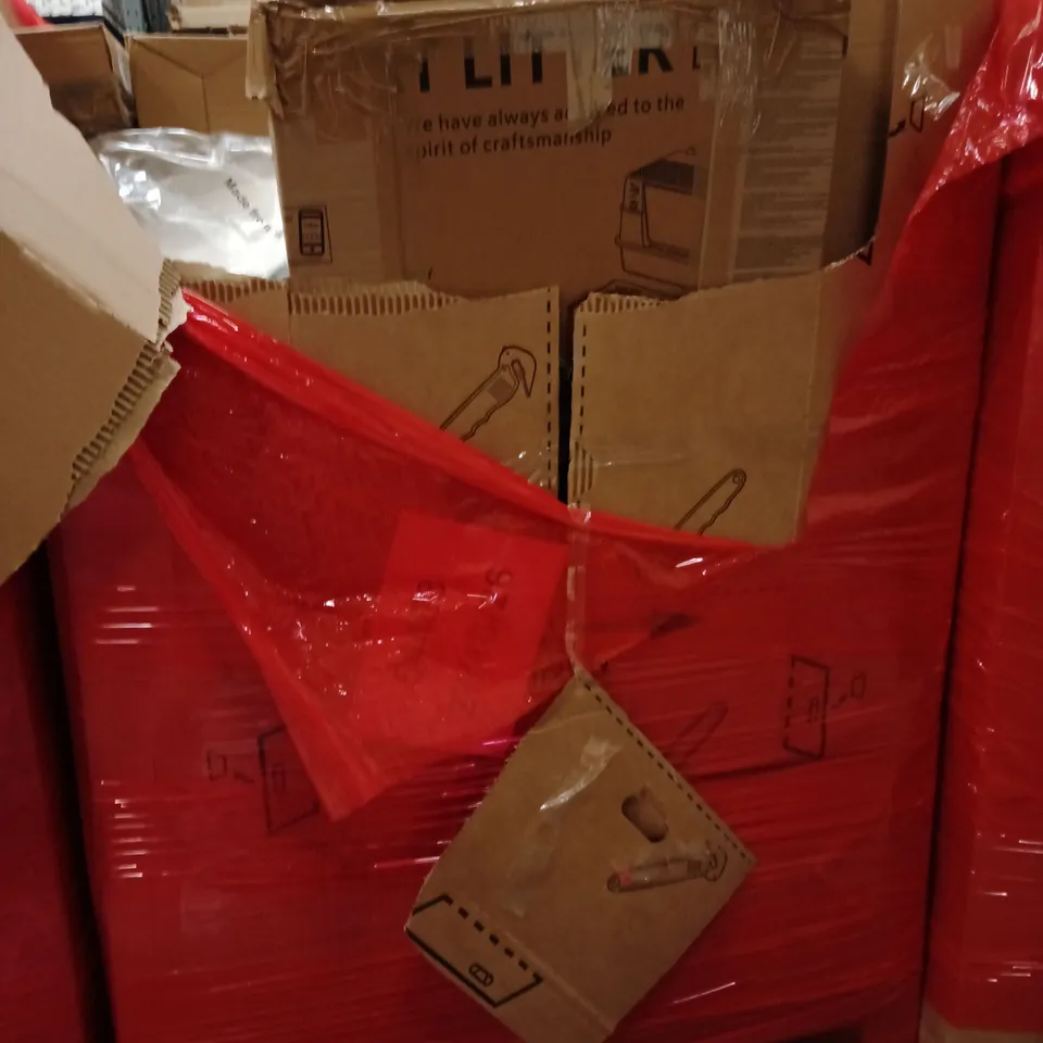PALLET OF ASSORTED HOUSEHOLD GOODS AND PRODUCTS TO INCLUDE;BATH CHAIR, CUSHION,CAT LITTER TRAY
