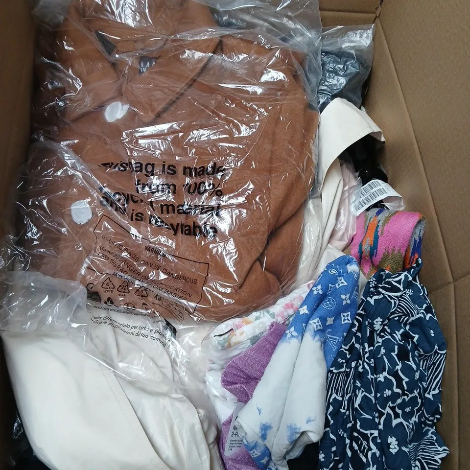 LARGE BOX OF APPROXIMATELY 20 ASSORTED CLOTHING ITEMS IN VARIOUS SIZES, STYLES AND COLOUR 
