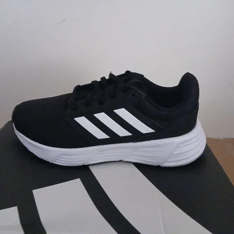 ADIDAS GALAXY 6 W RUNNING SHOES β BLACK/WHITE β UK 5 (US 6.5, EU 38)