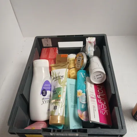 TOTE OF APPROXIMATELY 20 ASSORTED COSMETICS TO INCLUDE: MANSCAPED SHAMPOO AND CONDITIONER