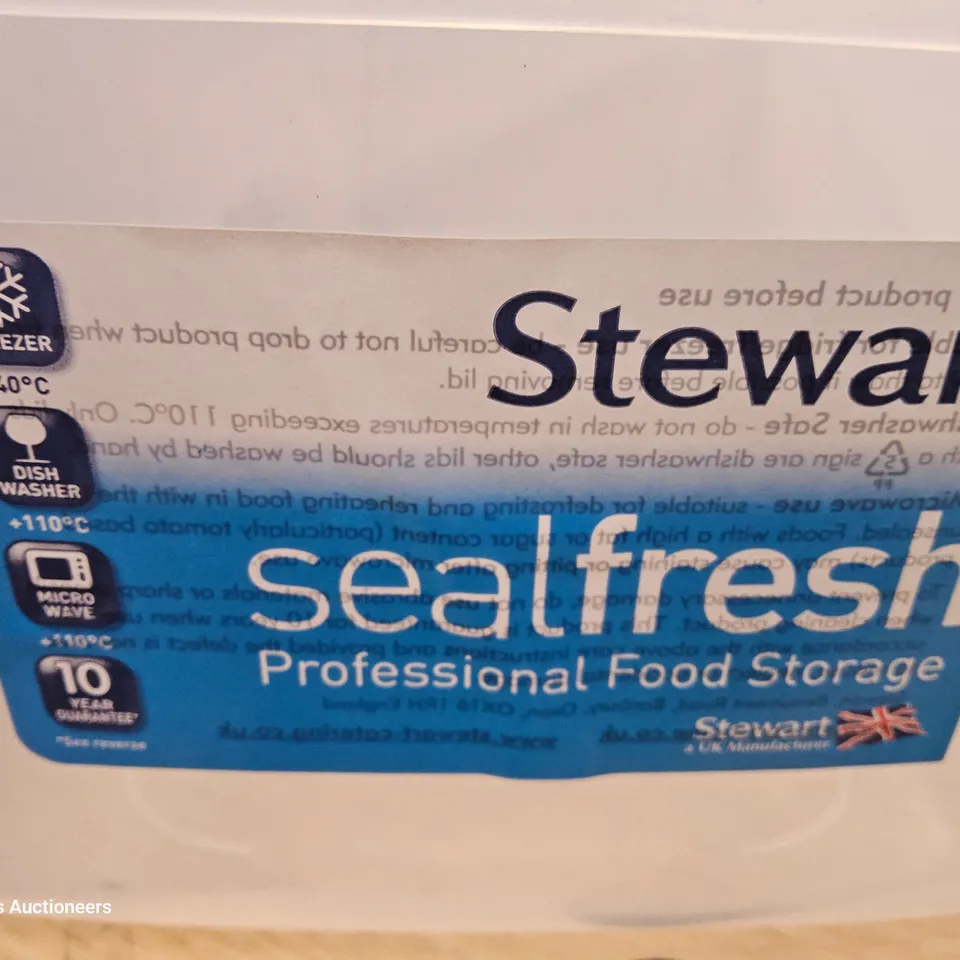 FOUR STEWART PROFESSIONAL FOOD STORAGE BOXES WITH LIDS 7.5L