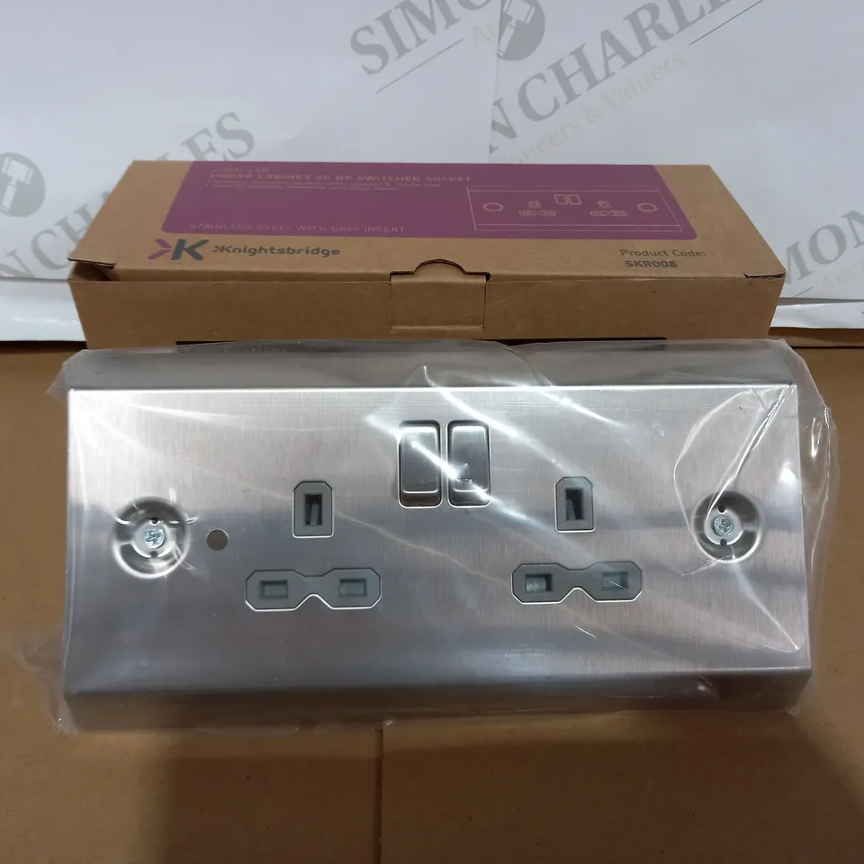 KNIGHTSBRIDGE SKR008 13A 2G UNDER CABINET MOUNTING DP SWITCHED SOCKET