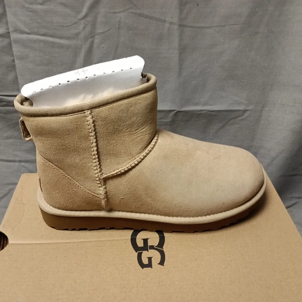 BOXED UGG CLASSIC MINI II BOOTS – WOMEN'S BEIGE SUEDE, UK 4 (US 6)