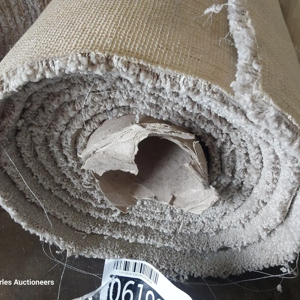 ROLL OF QUALITY FIRST IMPRESSIONS DAY DREAMER CARPET APPROXIMATELY 5M × 8.55M 