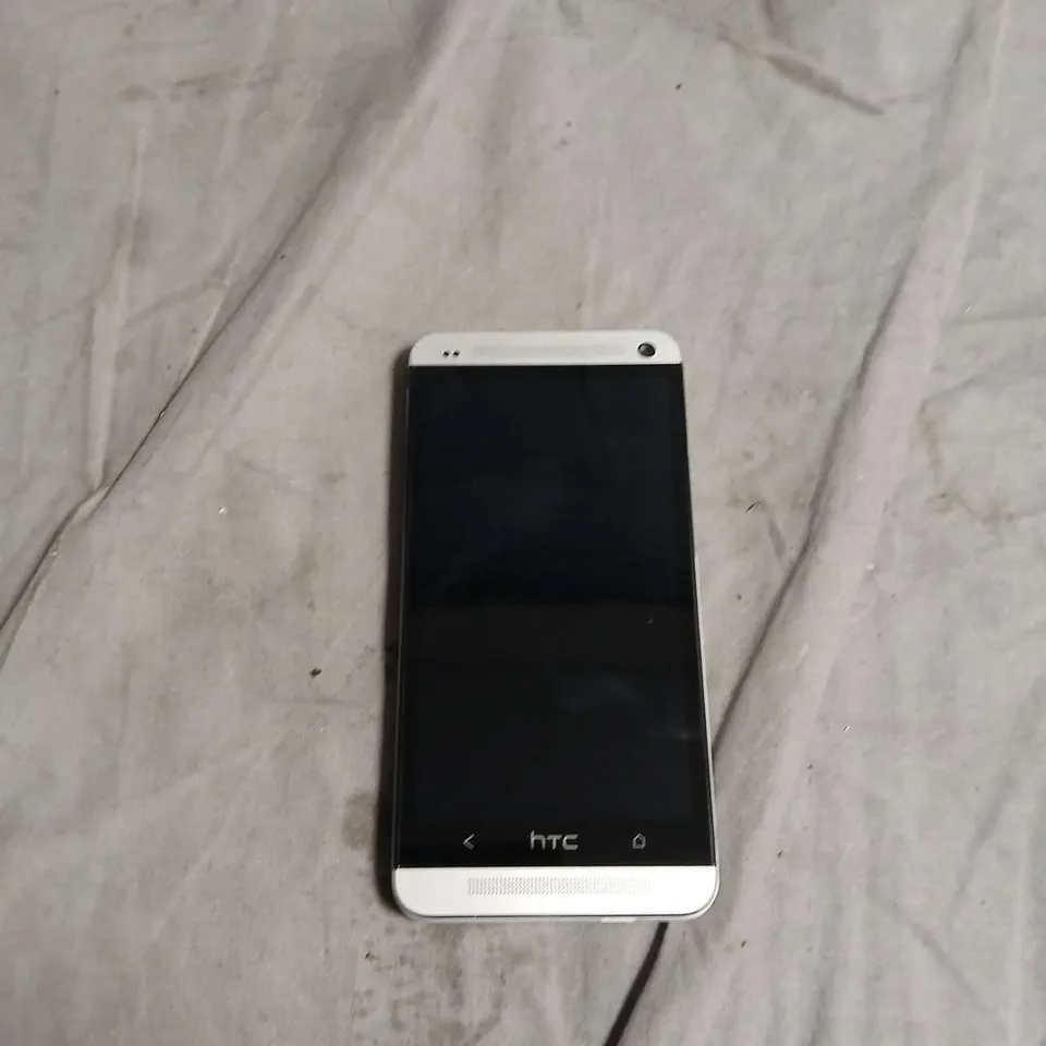 HTC ONE (M7) SMARTPHONE – SILVER – BEATS AUDIO