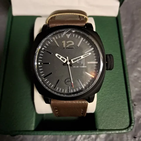 FRANK SCHMIDT BLACK DIAL GENTS WATCH WITH BLACK CASE, STAINLESS STEEL BACK AND BROWN RUBBER STRAP