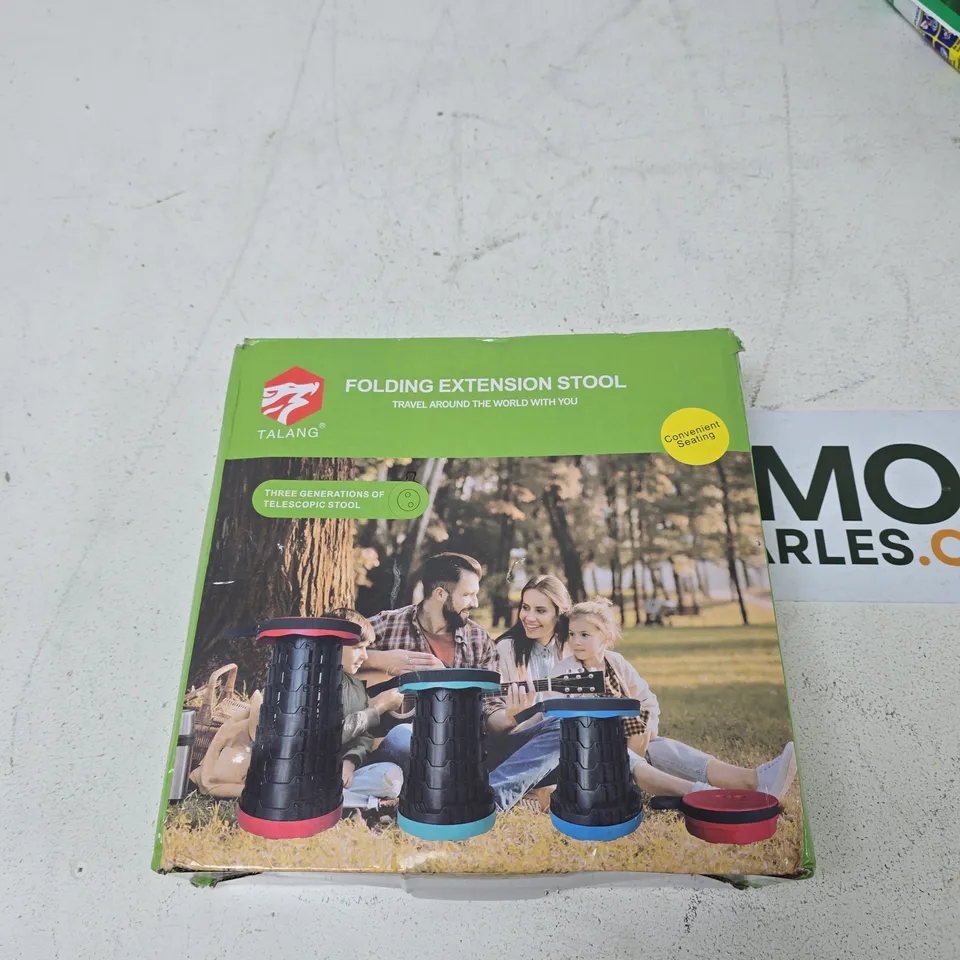 BOX OF APPROXIMATELY 15 ASSORTED ITEMS TO INCLUDE: FOLDING EXTENSION STOOL