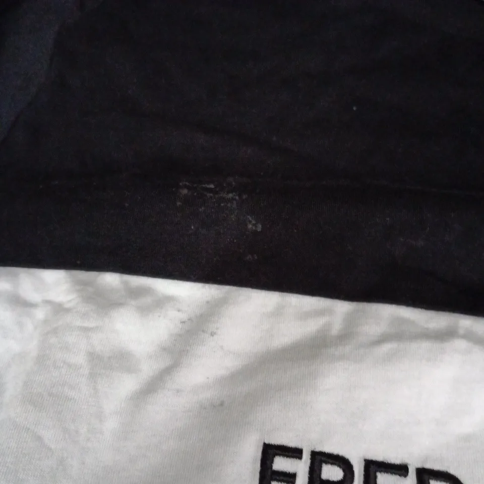FRED PERRY TSHIRT IN BLACK WITH WHITE CHEST STRIPE – MEN'S, SIZE L