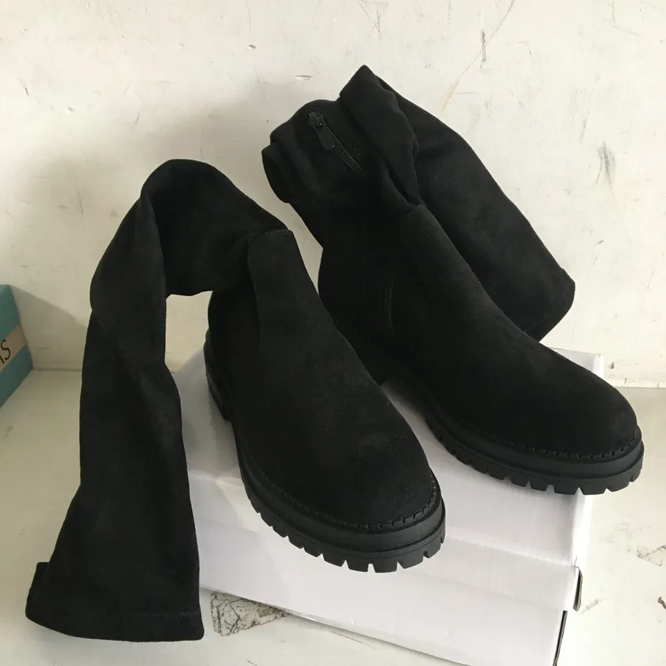 BOXED PAIR OF SIZE 4 BLACK SUEDE BOOTS 