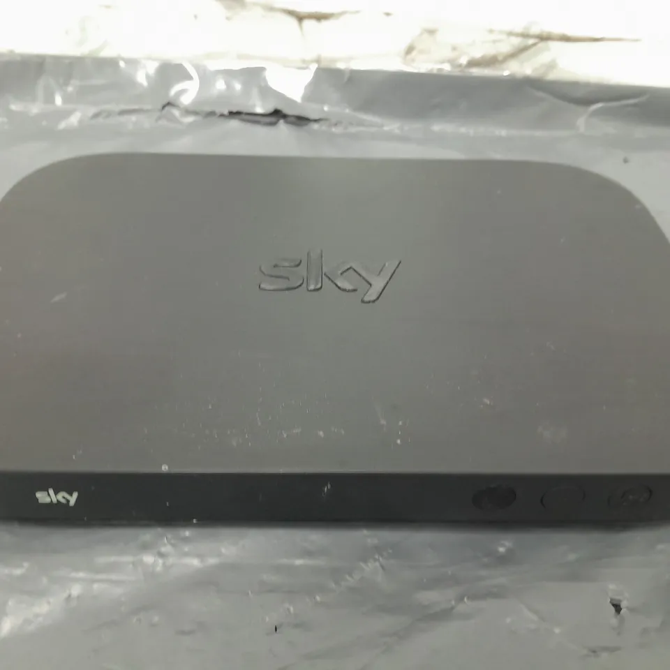 SKY EM150 Q MINI BOX