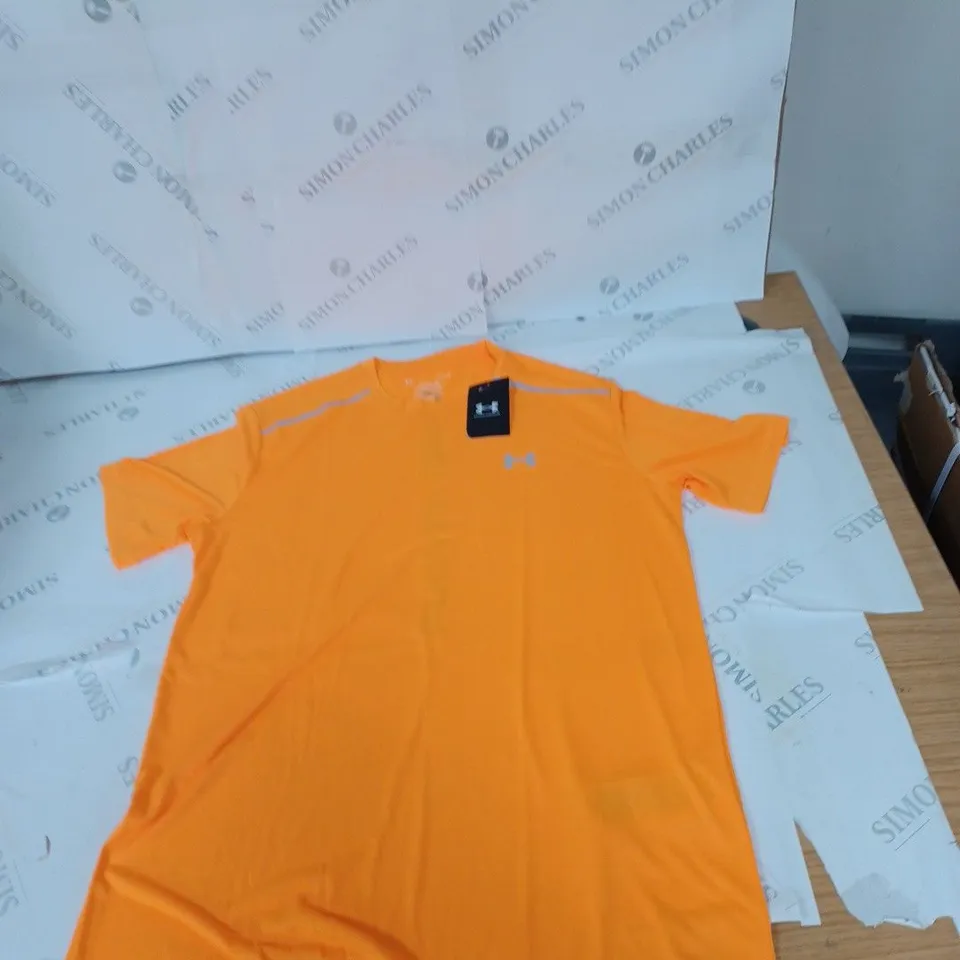 MENS ORANGE UNDER ARMOUR TOP SIZE MEDIUM