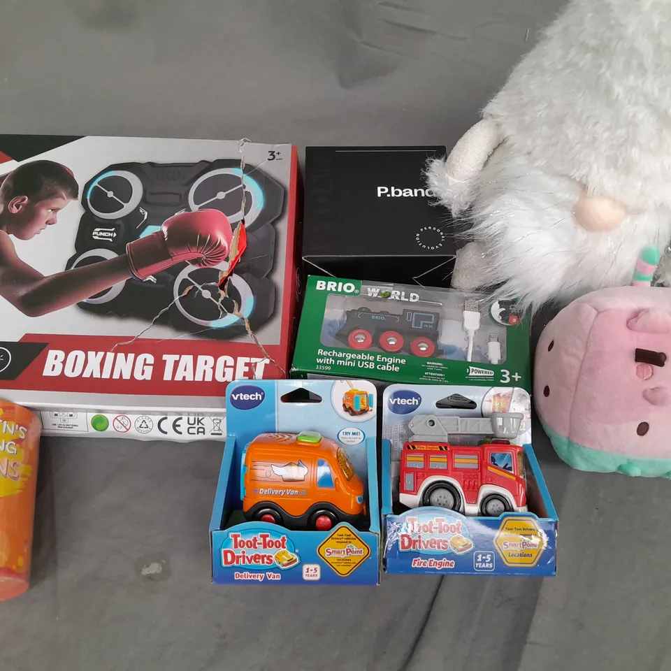 LOT OF APPROXIMATELY 20 ASSORTED ITEMS TO INCLUDE TOOT-TOOT DRIVERS, BRIO TRAIN AND PLUSHIES