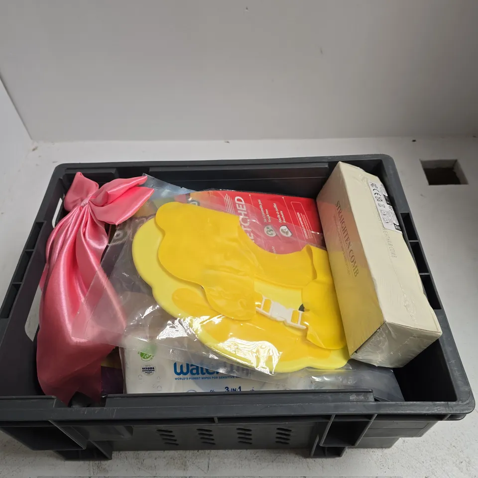 TOTE OF APPROXIMATELY 10 ASSORTED ITEMS INCLUDING X-PRESSION COLLECTION ULTRA BRAID, WATER WIPES AND A STRAIGHTEN COMB