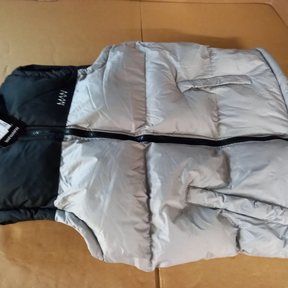 BOOHOO MAN COLOR BLOCK GILET - M