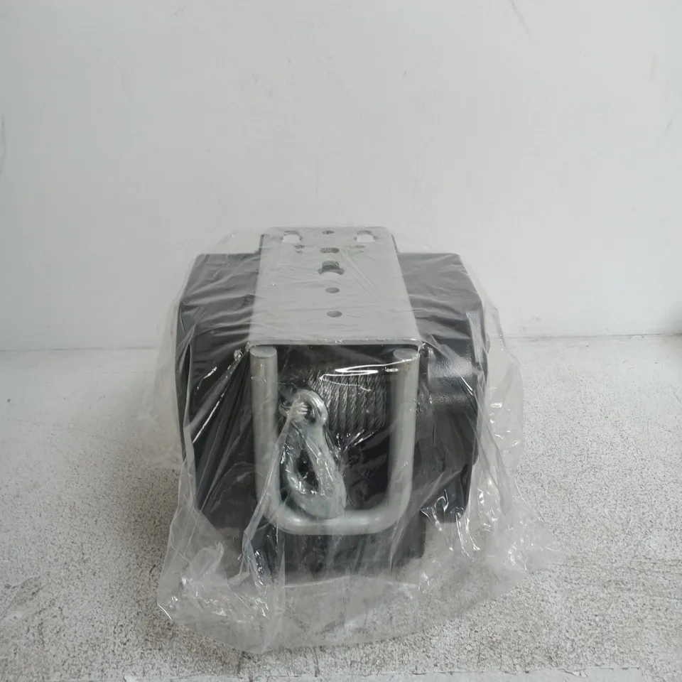 12 VOLT WINCH 3500LBS - (VEHICLE ACCESSORY)