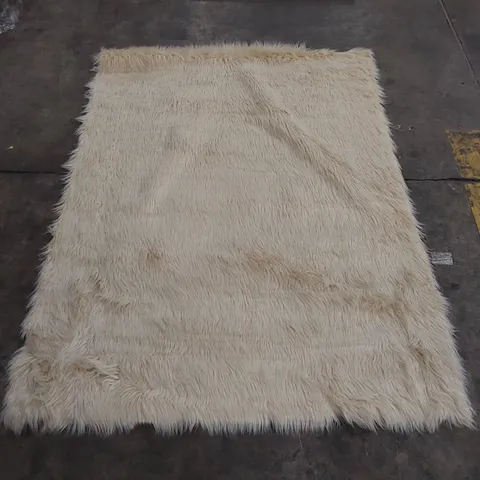 BRAND NEW BAGGED PACO HOME PLAYA RUG - 120 x 170cm