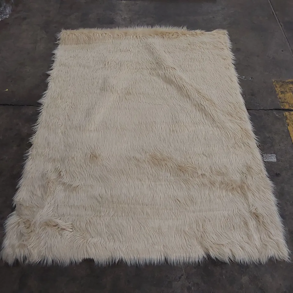 BRAND NEW BAGGED PACO HOME PLAYA RUG - 120 x 170cm