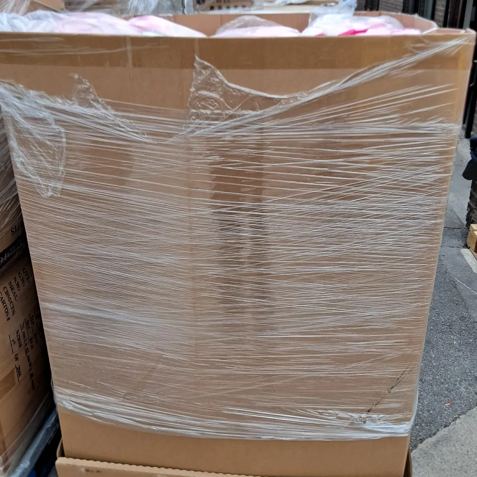 PALLET CONTAINING APPROXIMATELY 80 BRAND NEW KING SOFT TOUCH BLANKETS IN PINK/WHITE