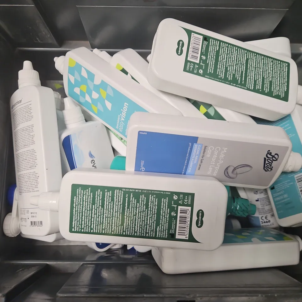 APPROXIMATELY 15 ASSORTED CONTACT LENS SOLUTIONS TO INCLUDE SPECSAVERS EASYVISION, EVERCLEAR REFRESH, LENS PLUS, ETC - COLLECTION ONLY