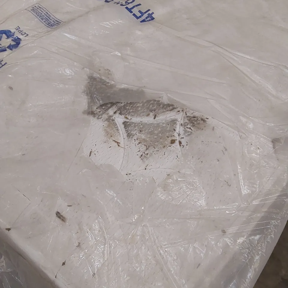 QUALITY BAGGED 4'6" DOUBLE MEMORY WOOL POCKET SPRUNG HYBRID MATTRESS