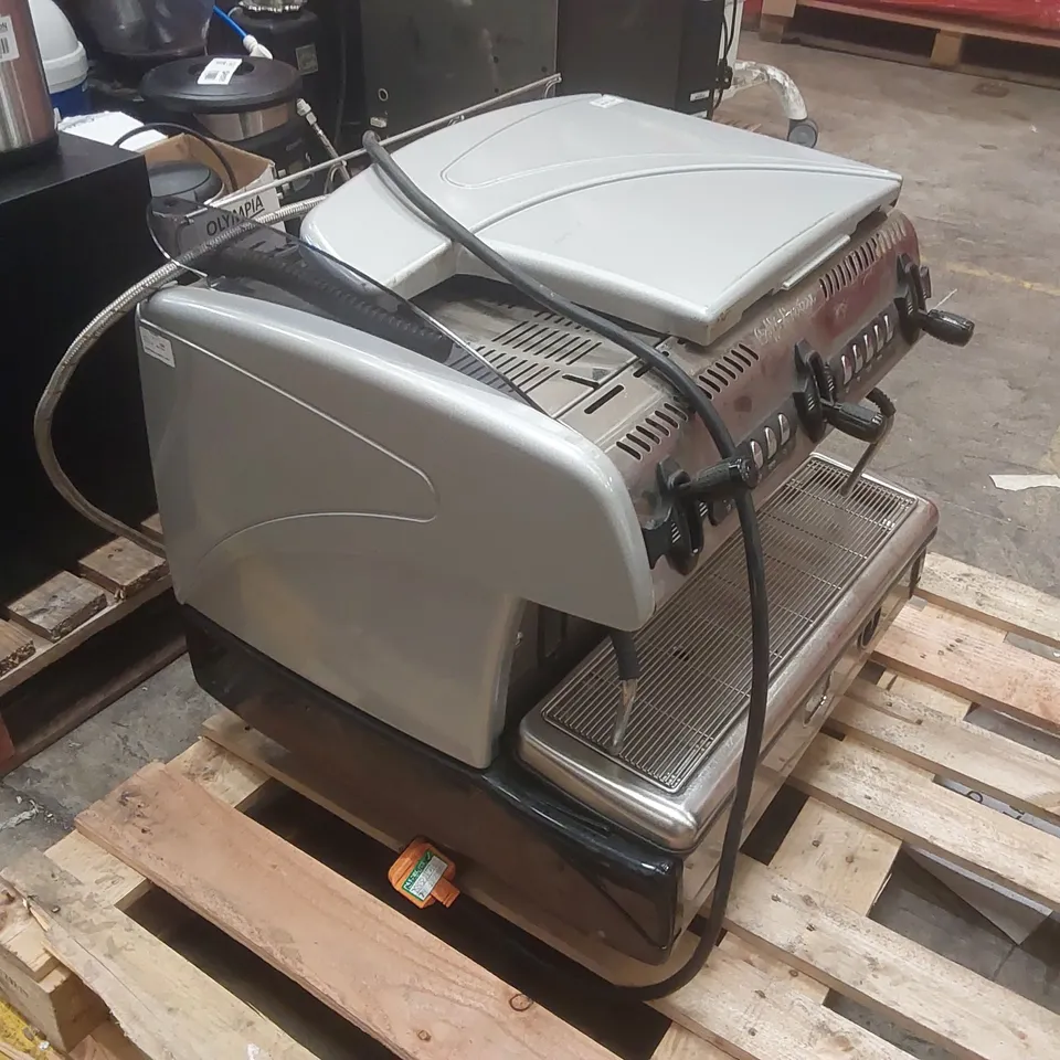 LA SPAZIALE CAFFÉ D'AUTORE COMMERCIAL 2 GROUP COFFEE MACHINE