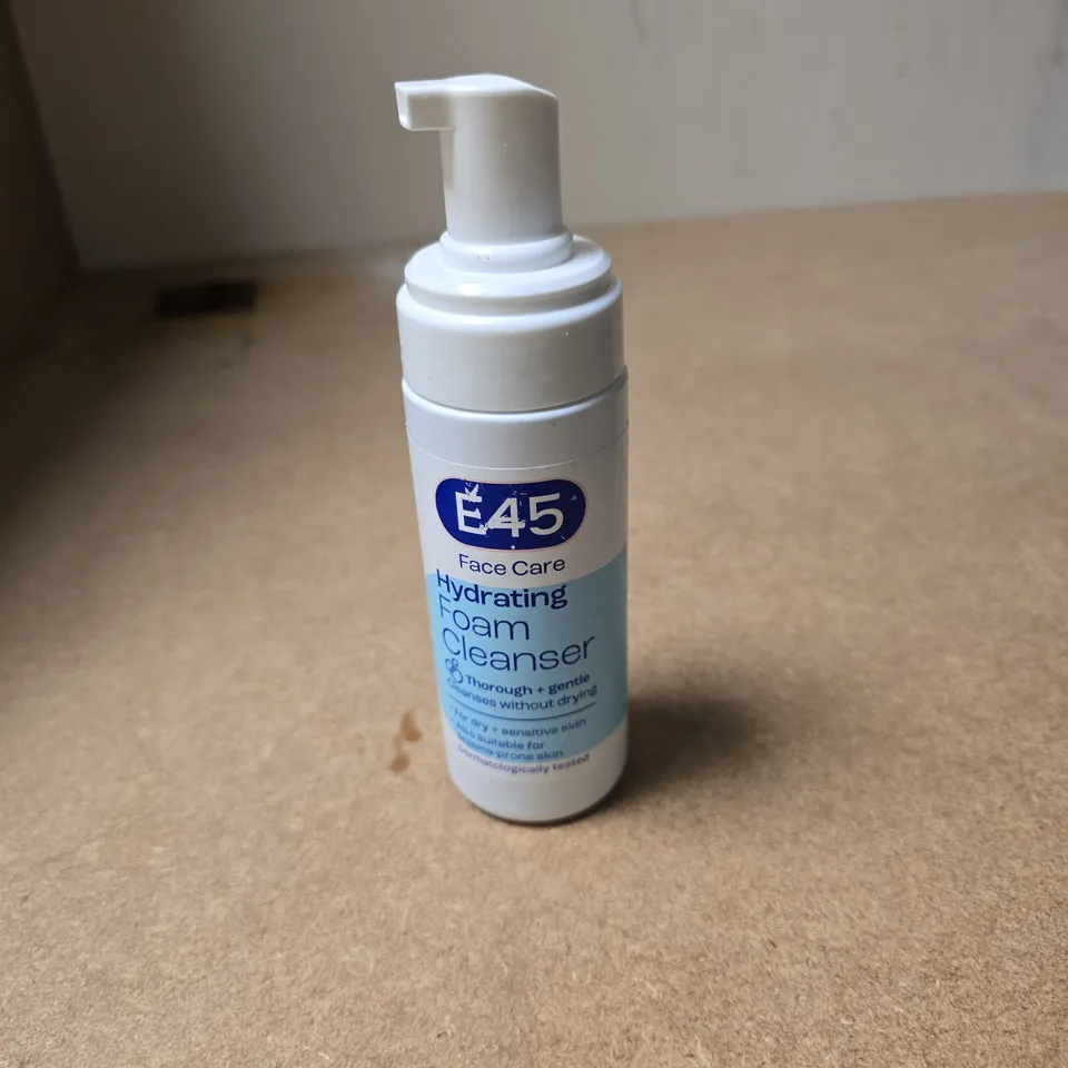 APPROXIMATELY 20 ASSORTED COSMETIC ITEMS INCLUDING NIVEA COCNUT SHOWER GEL , E45 FACE CARE CREAM AND FACE & BODY HONEY SCRUB