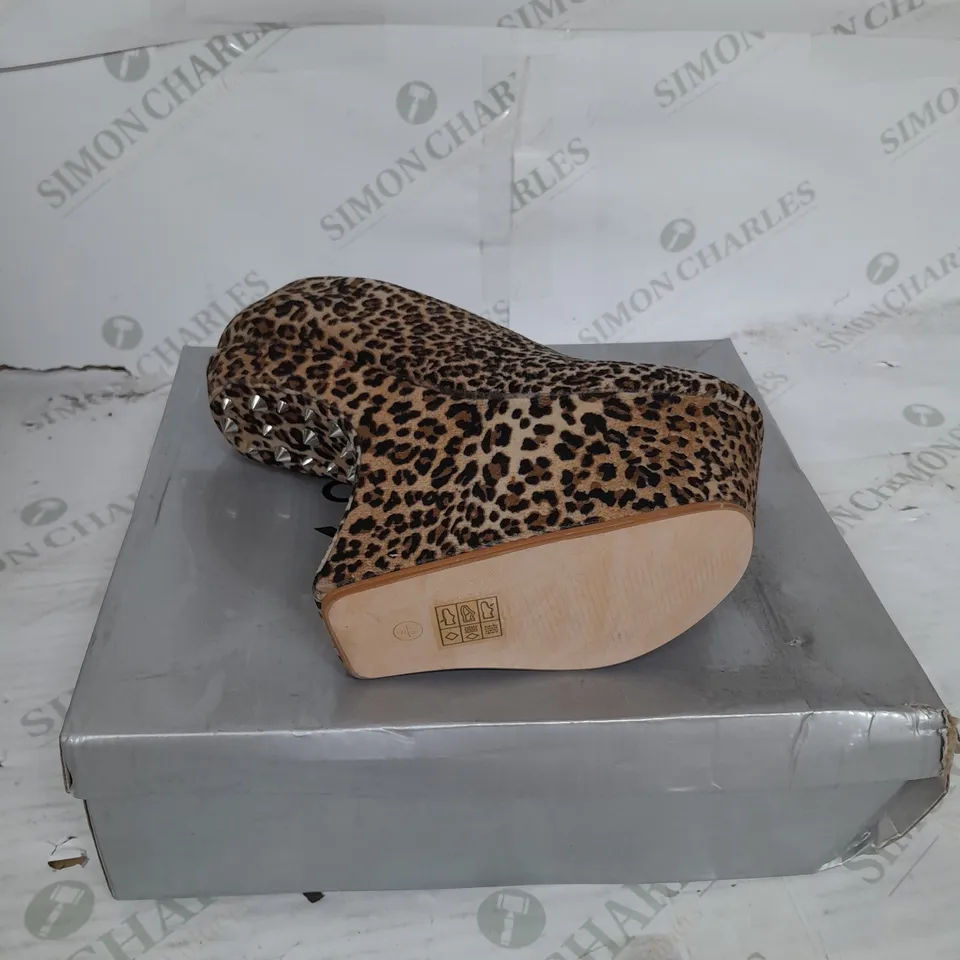 BOXED PAIR OF CASANDRA PLATFORM ANKLE HEEL IN LEOPARD SUEDE SIZE 5