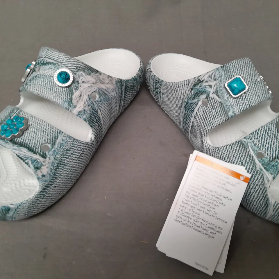 PAIR OF CROCS CLASSIC DENIM SANDALS UK SIZE M6/W7