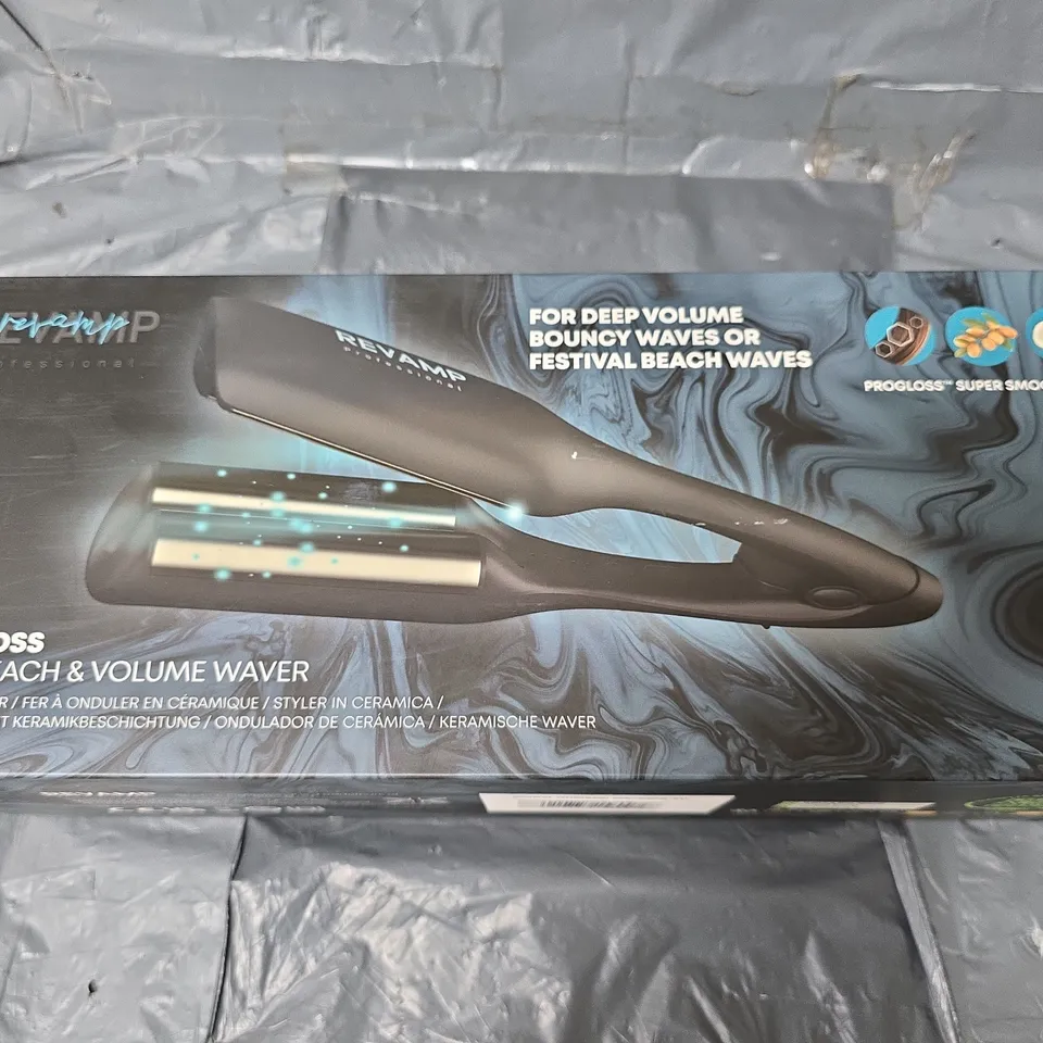 BOXED REVAMP PROGLOSS 2-N-1 BEACH & VOLUME CERAMIC WAVER WV-3000-EU