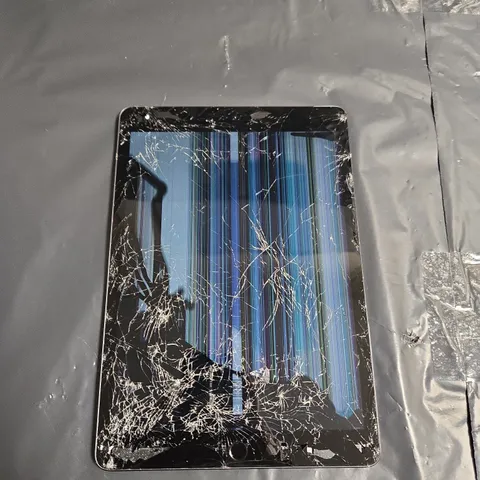 APPLE IPAD 9TH GEN TABLET IN SILVER