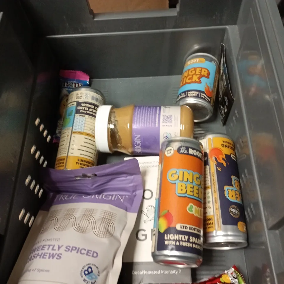 APPROXIMATELY 12 ASSORTED FOOD ITEMS INCLUDING TRUE ORIGIN SWEETLY SPICED CASHEWS AND GINGER BEER & MANGO SPARKLING DRINK 