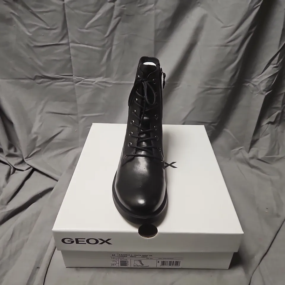 BOXED GEOX D RAWELLE A - NAPPA SHEEP LEA BLACK LEATHER LACE-UP BOOT – UK 7.5 (EU 41)