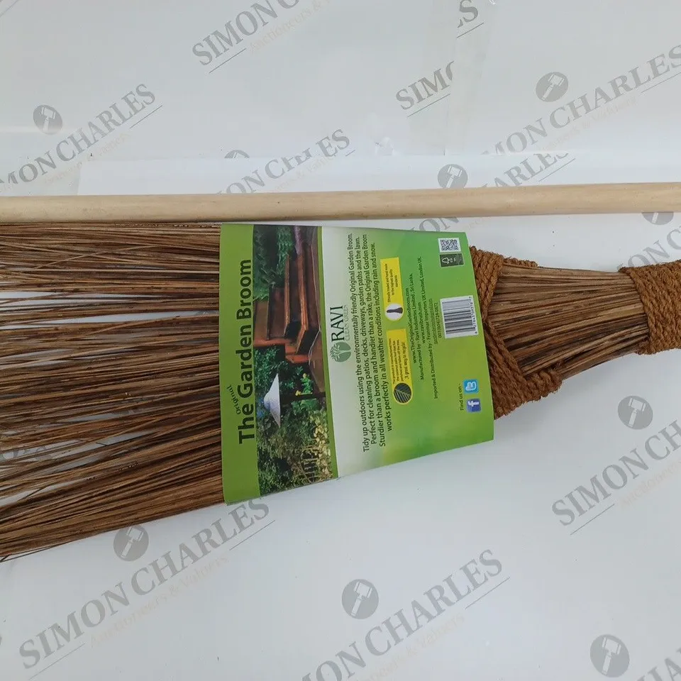 THE ORIGINAL GARDEN BROOM