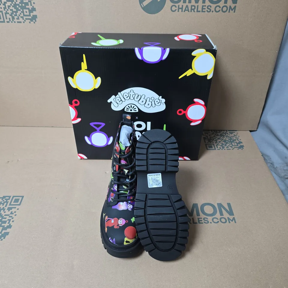 BOXED KOI KIDZ TELETUBBIES SUPERDOME KIDZ BOOTS BLACK SIZE UK 13 