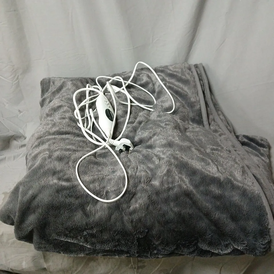 Cozee Home Family Sized Faux Fur & VelvetSoft Heated Throw