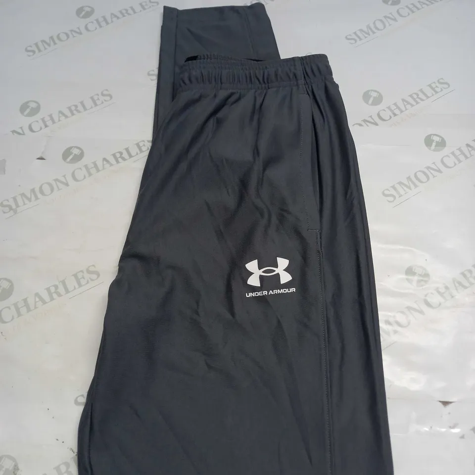 UNDER ARMOUR TRACKSUIT BOTTOMS SIZE M