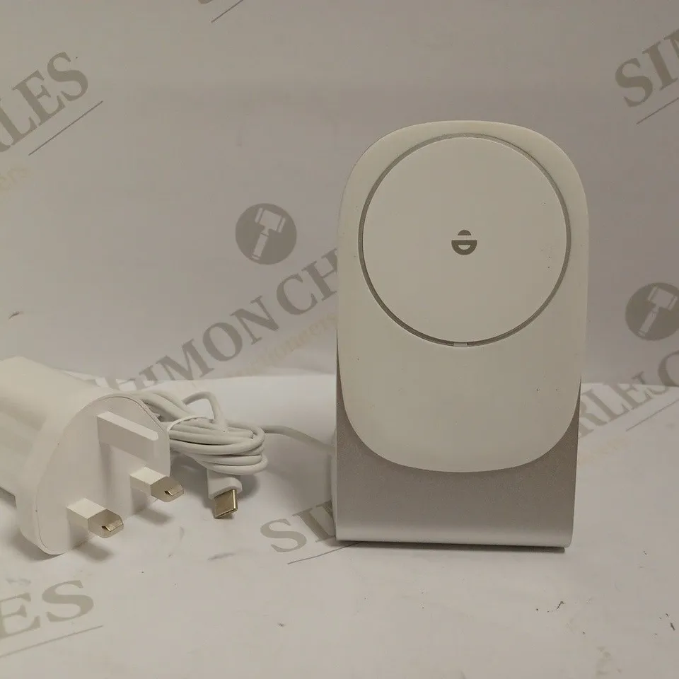 WHITE WIRELESS CHARGING PAD