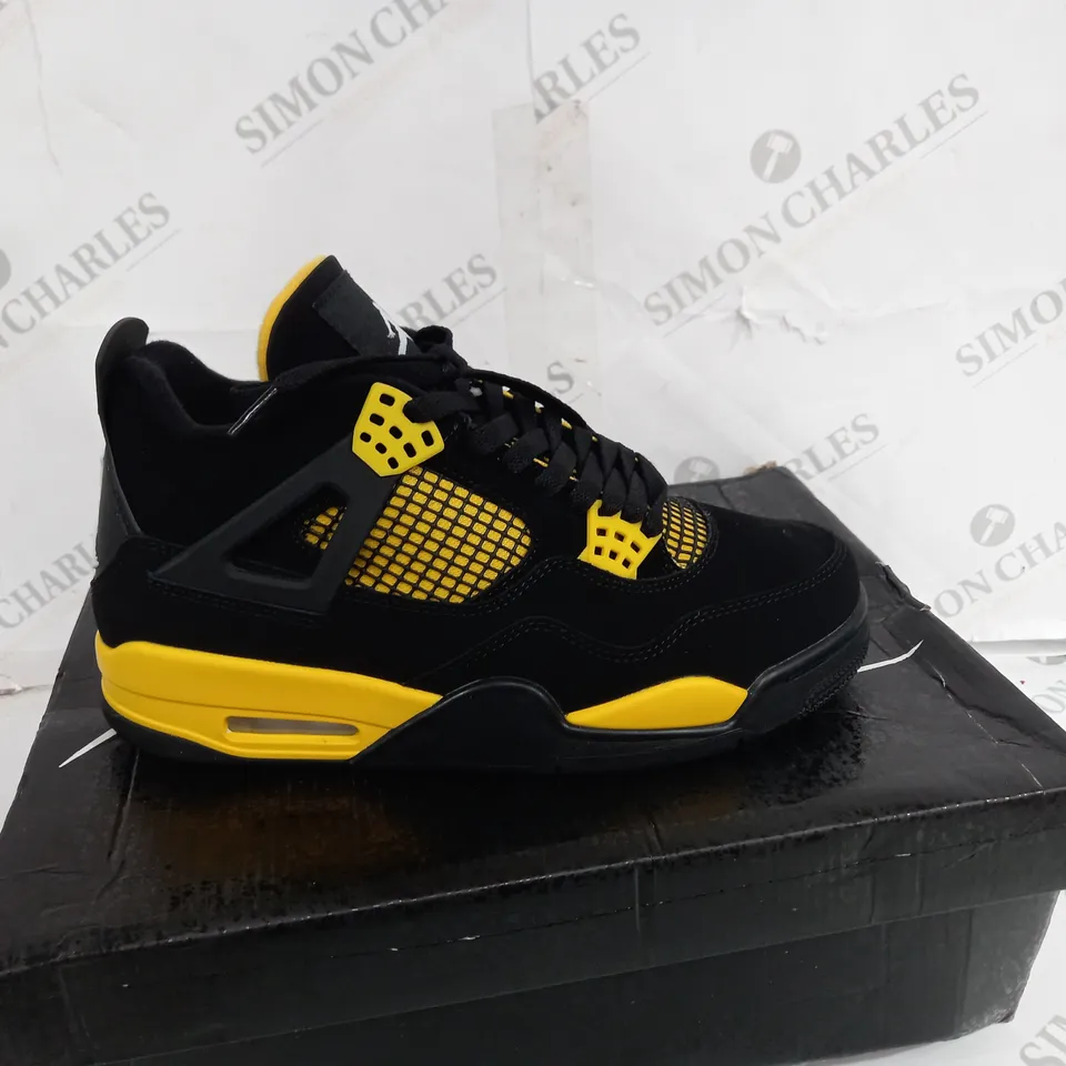 BOXED PAIR OF AIR JORDAN 4 RETRO SIZE 7.5 SHOES