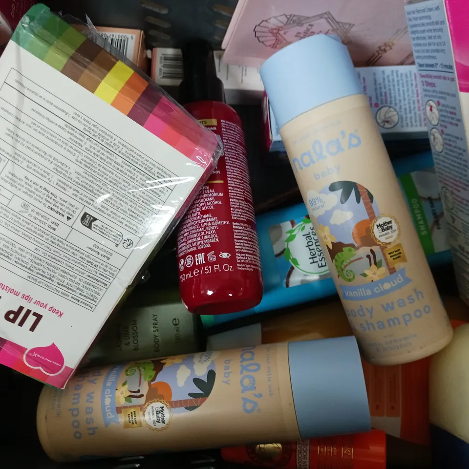 APPROX 12 ASSORTED BEAUTY PRODUCTS TO INCLUDE SHEGLAM SEUM PRIMER, HERBAL ESSENCES SHAMPOO, NO7 FIXING MIST, ETC