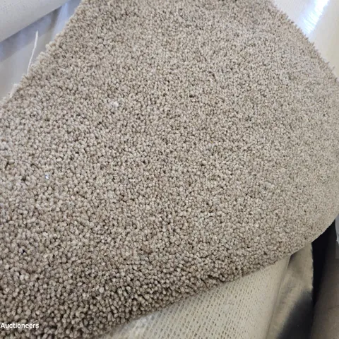 ROLL OF QUALITY TUDOR TWIST REGAL TAWNY CARPET APPROXIMATELY 5M × 9.21M